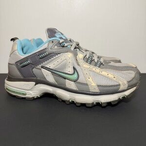 Womens NIKE ACG Alvord Series Trail Running Shoes / Size 8.5